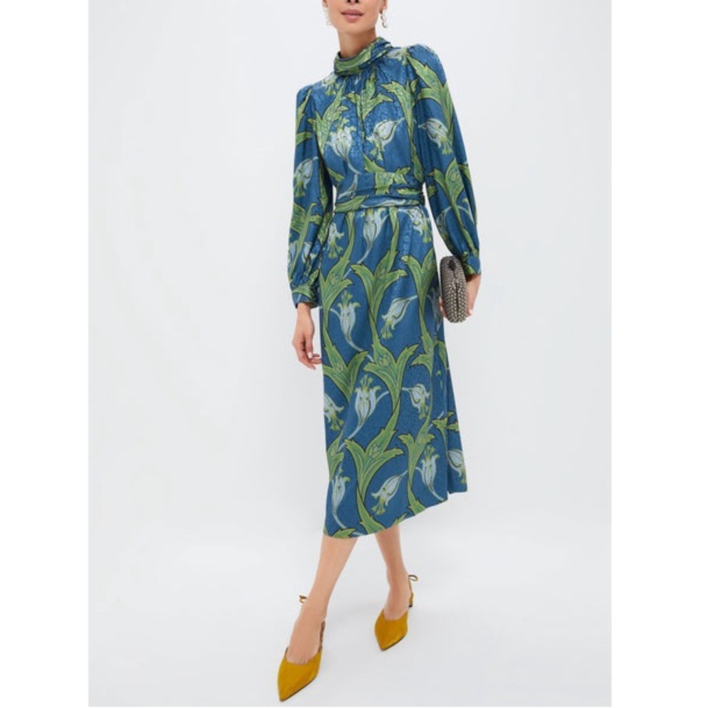 TUCKERNUCK
Deco Floral Satin Faven Dress - Picture 3 of 11